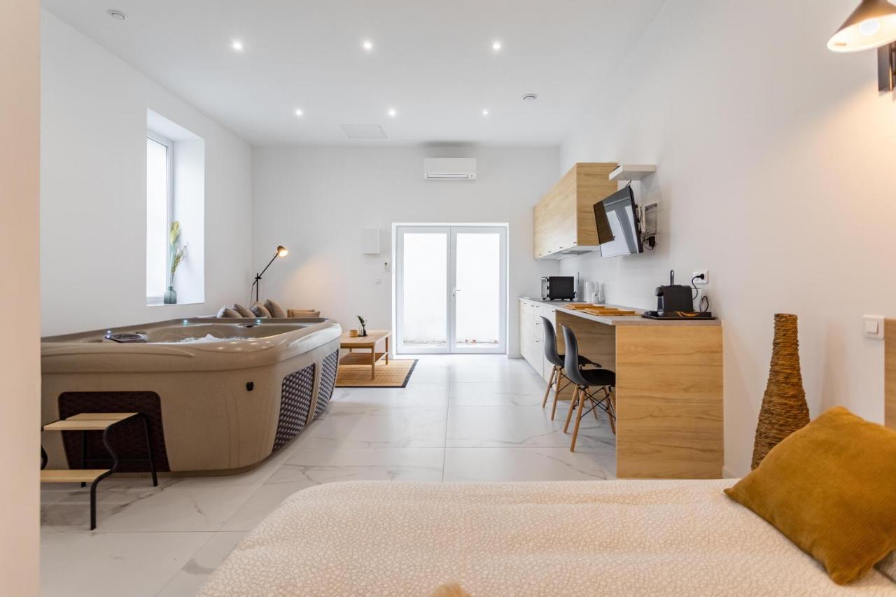 Love Room Jacuzzi Sauna Privatif Marsilia Exterior foto